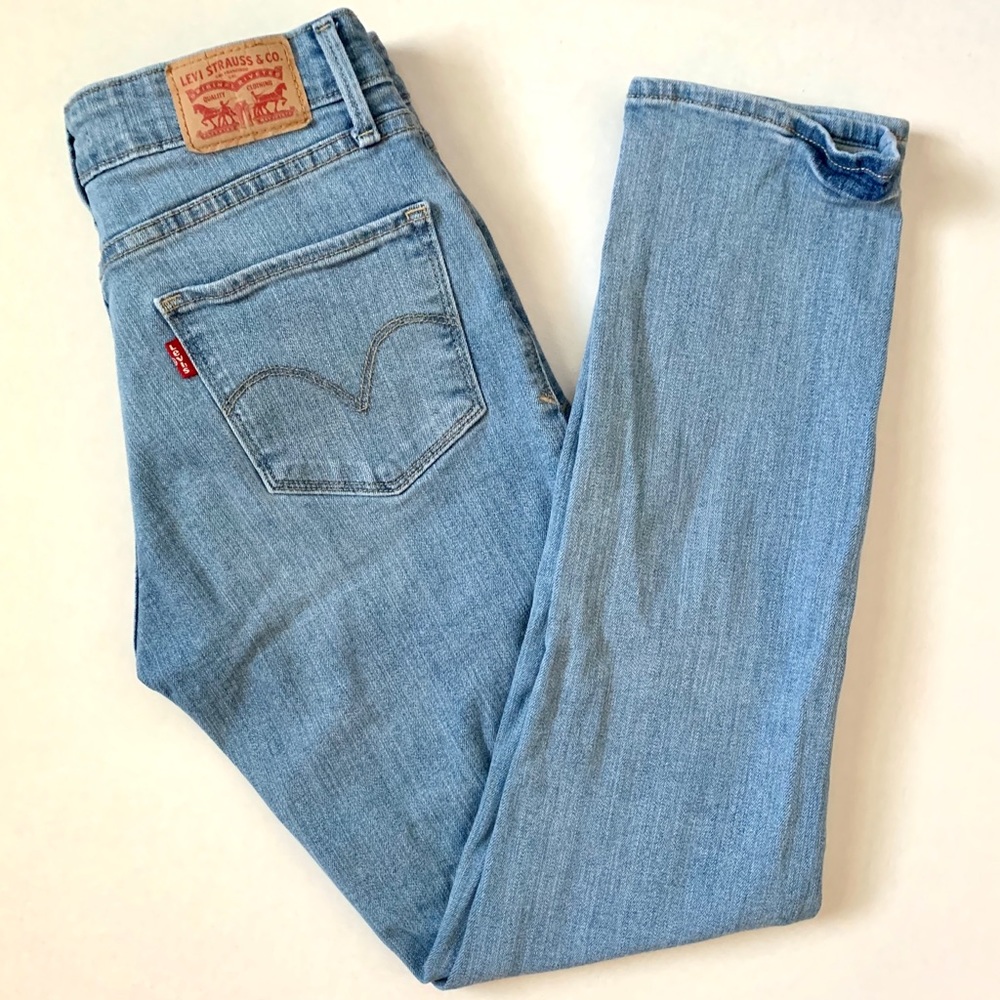 Levi’s Mid-Rise Skinny Jean